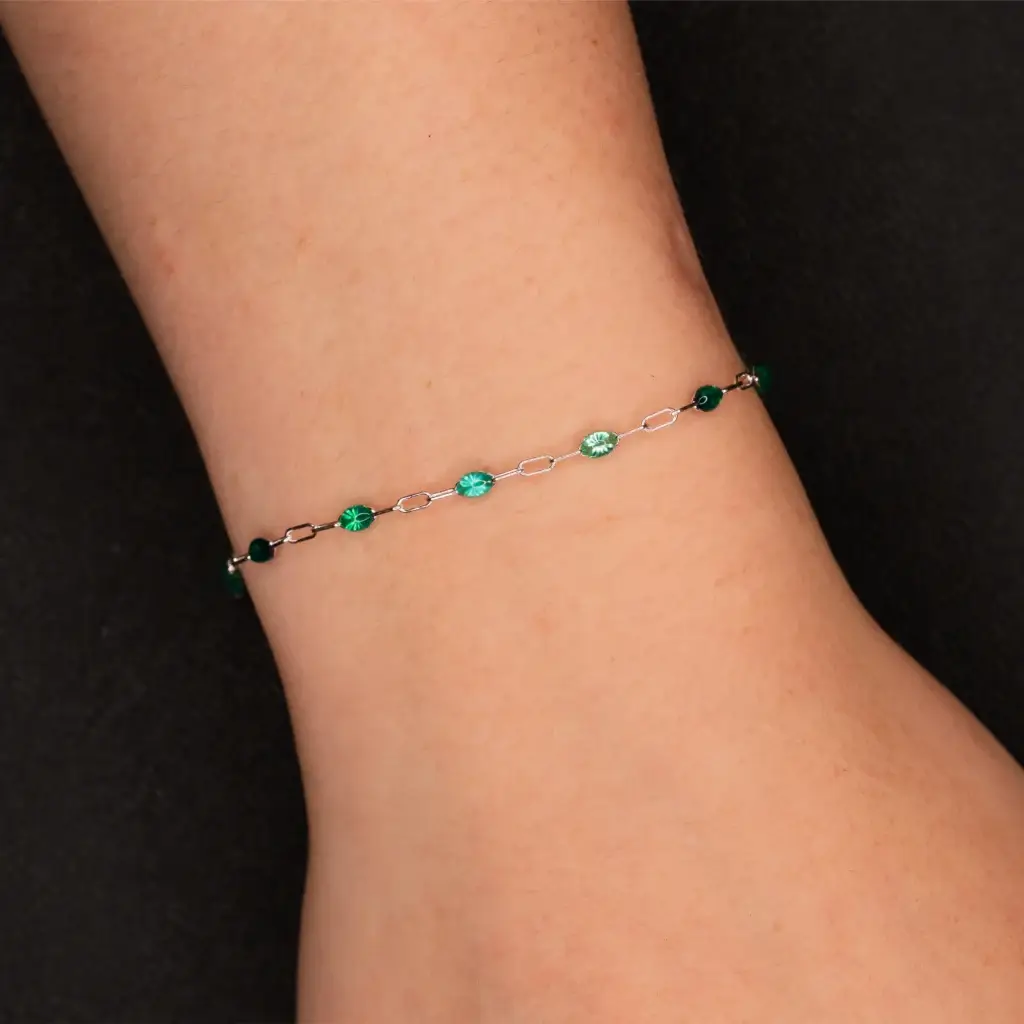 Alia – 925er Sterling Silber am Handgelenk – Permanentschmuck Aachen