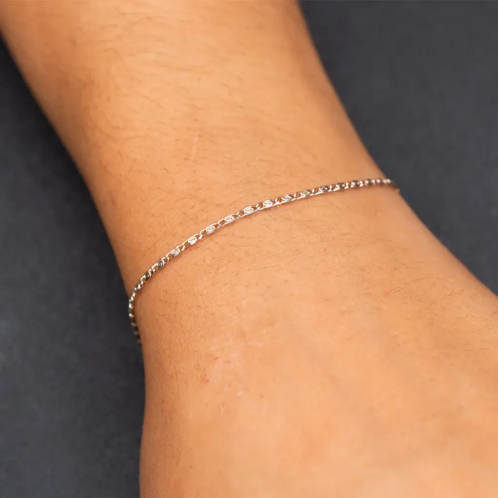 Ally – 925er Sterling Silber am Handgelenk – Permanentschmuck Aachen