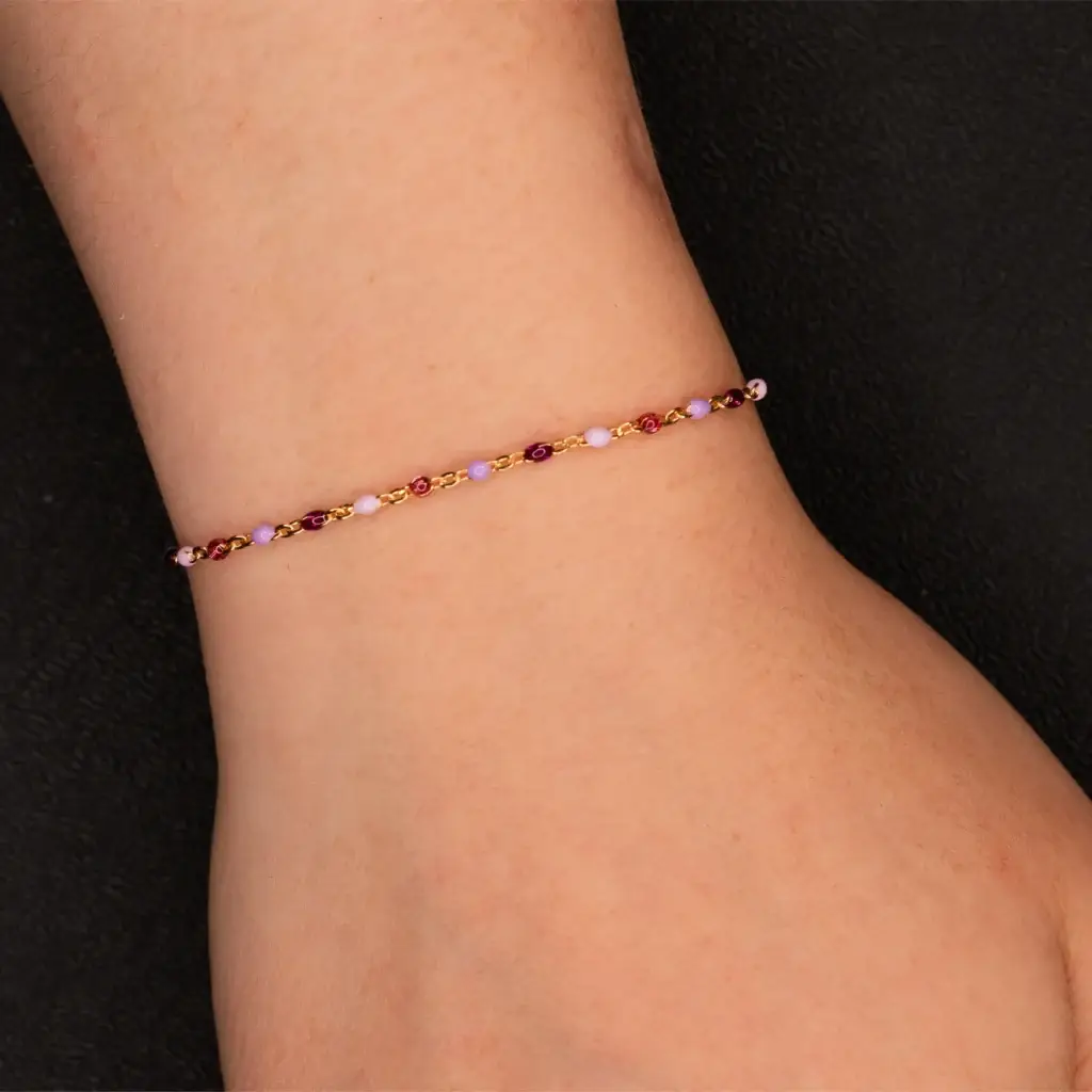 Cleo – 14k Gold Filled am Handgelenk – Permanentschmuck Aachen