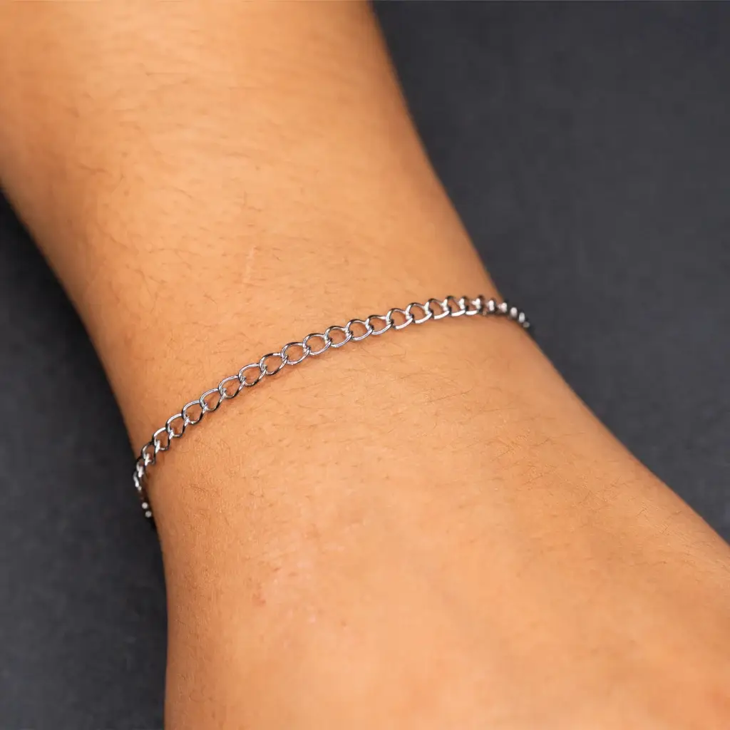 John – Edelstahl am Handgelenk – Permanentschmuck Aachen