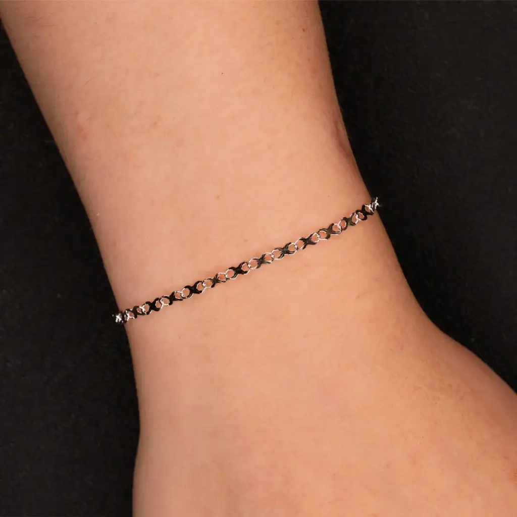 Juna – 925er Sterling Silber am Handgelenk – Permanentschmuck Aachen