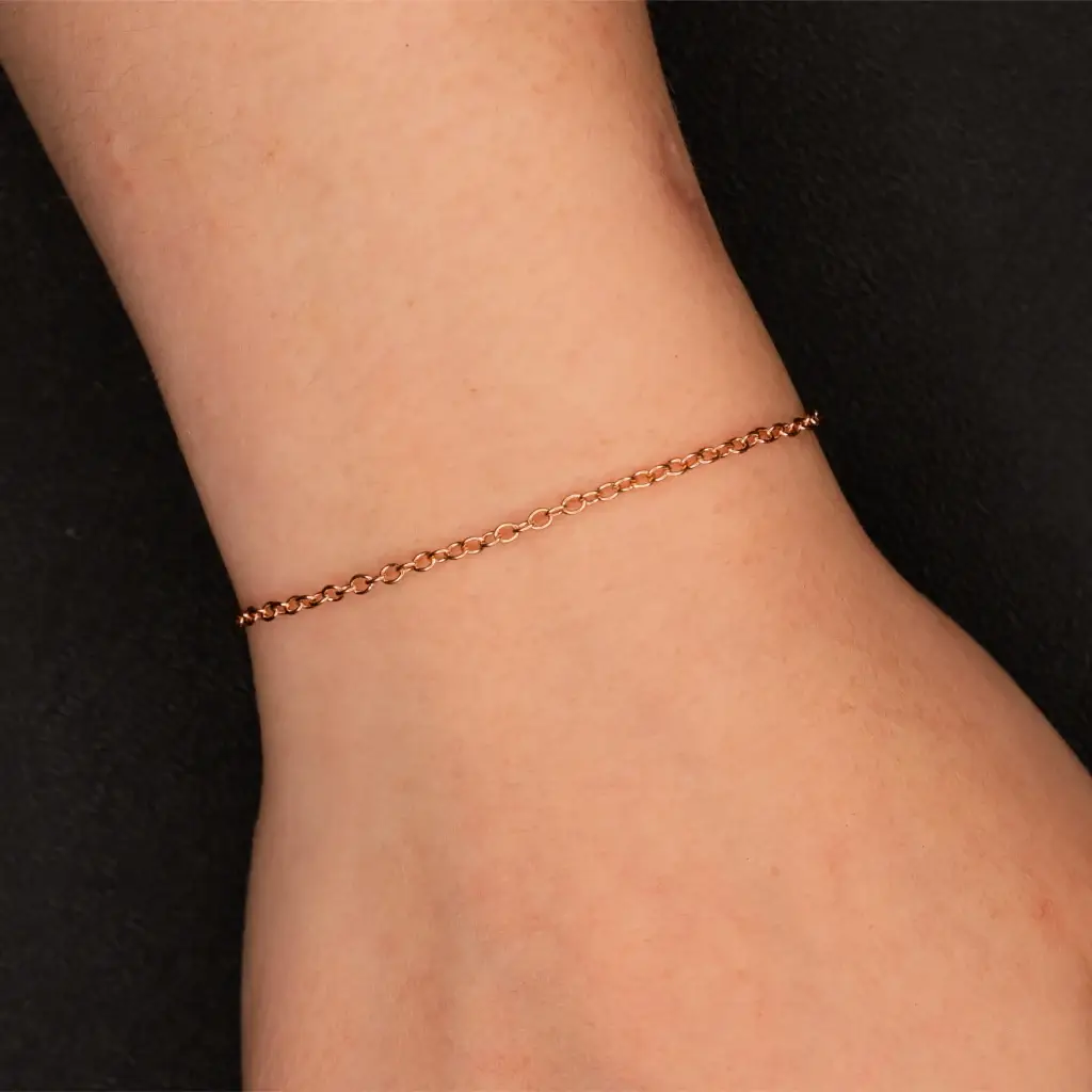 Kate – 925er Sterling Silber, roségold plattiert am Handgelenk – Permanentschmuck Aachen