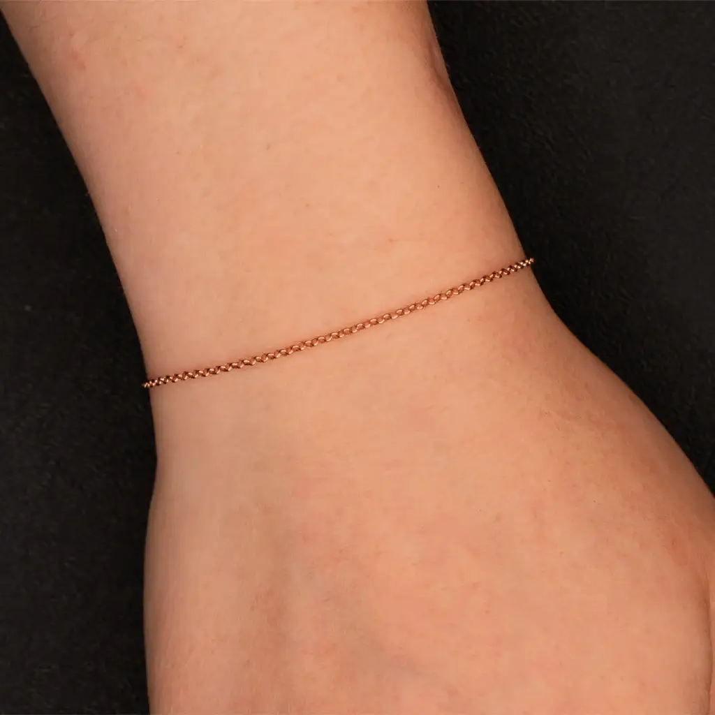 Lia – 925er Sterling Silber, roségold plattiert am Handgelenk – Permanentschmuck Aachen