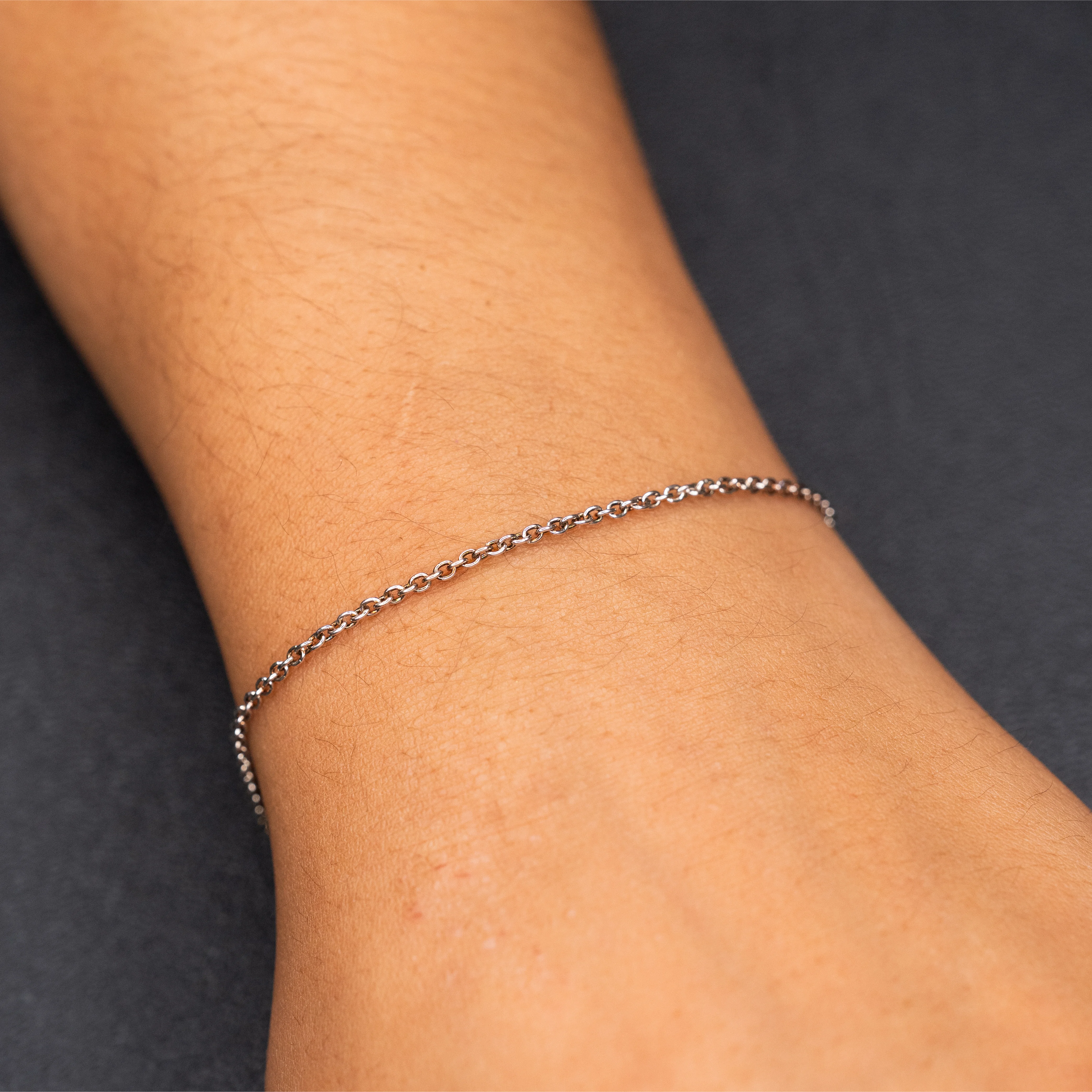 Luna – 925er Sterling Silber am Handgelenk – Permanentschmuck Aachen