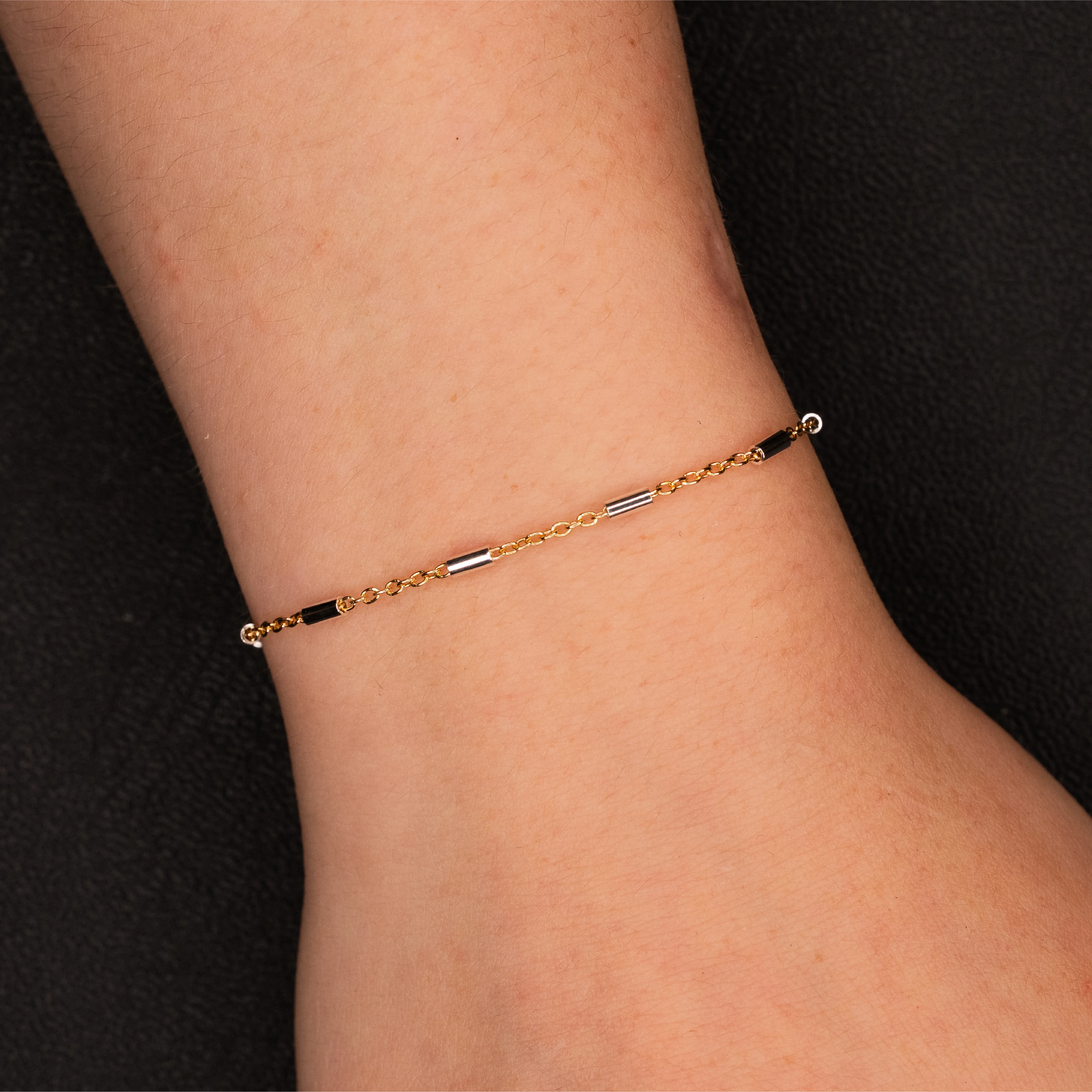 Melissa – 14k Gold Filled am Handgelenk – Permanentschmuck Aachen
