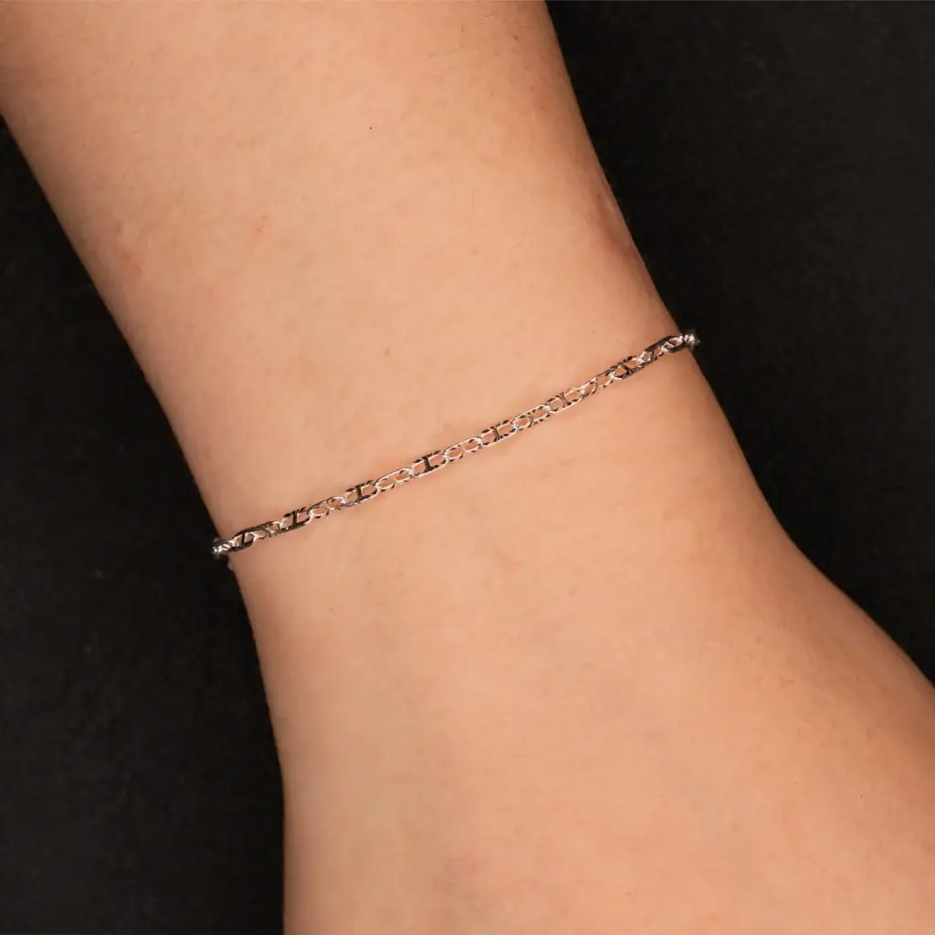 Rory – 925er Sterling Silber am Handgelenk – Permanentschmuck Aachen