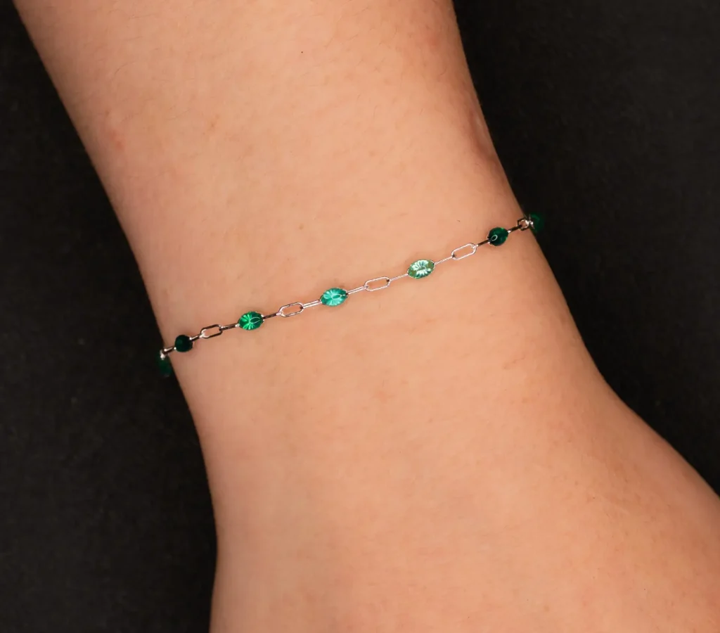 Alia – 925er Sterling Silber am Handgelenk – Permanentschmuck Aachen