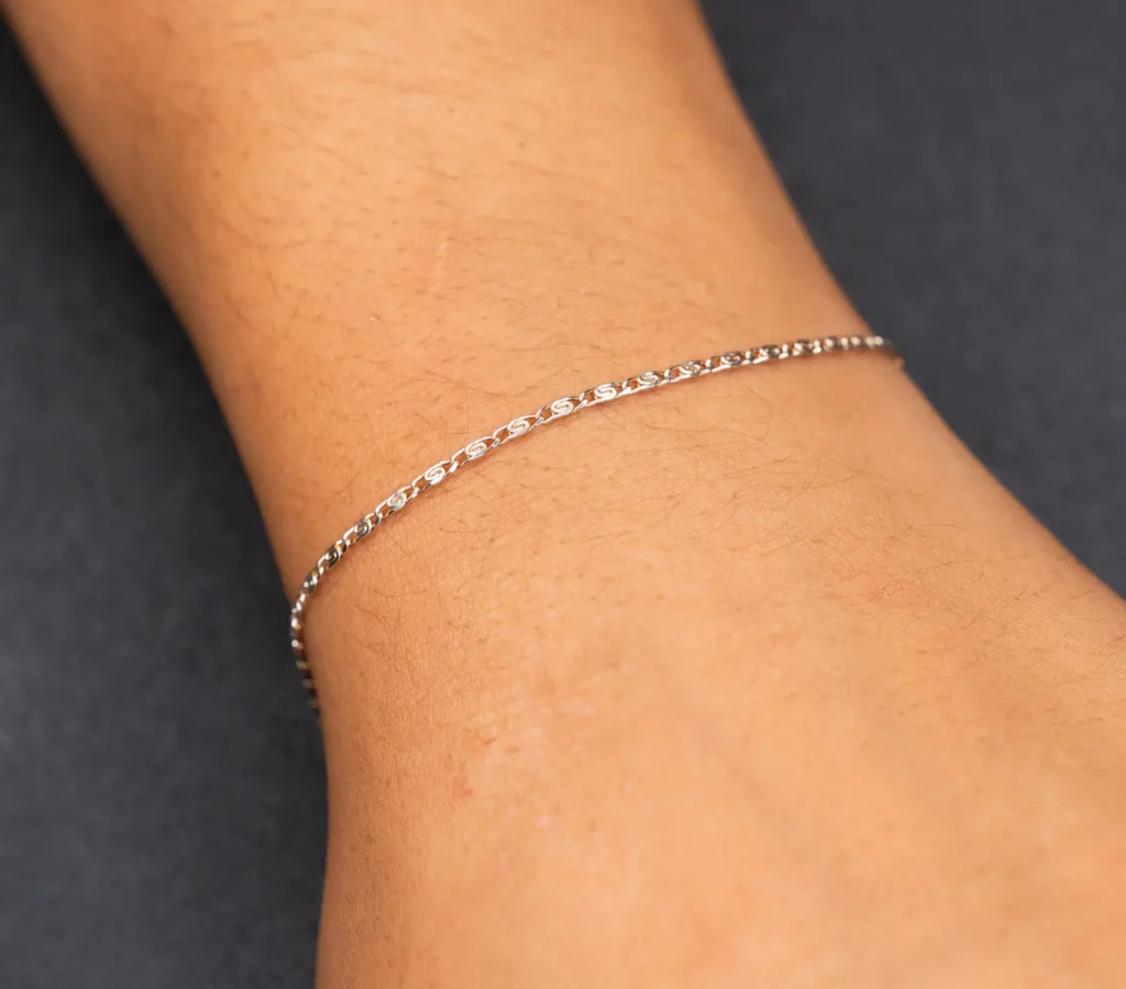 Ally – 925er Sterling Silber am Handgelenk – Permanentschmuck Aachen