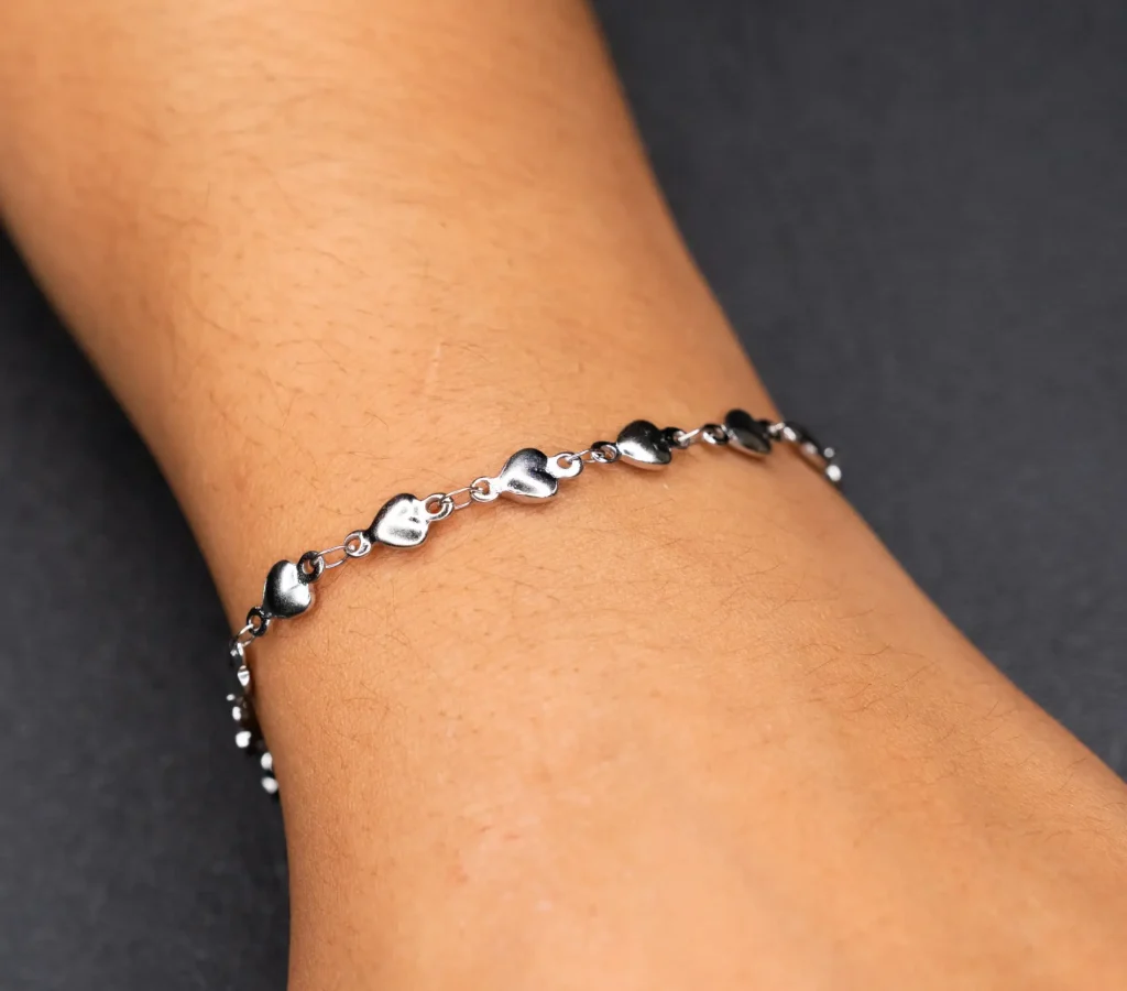 Amore – Edelstahl am Handgelenk – Permanentschmuck Aachen